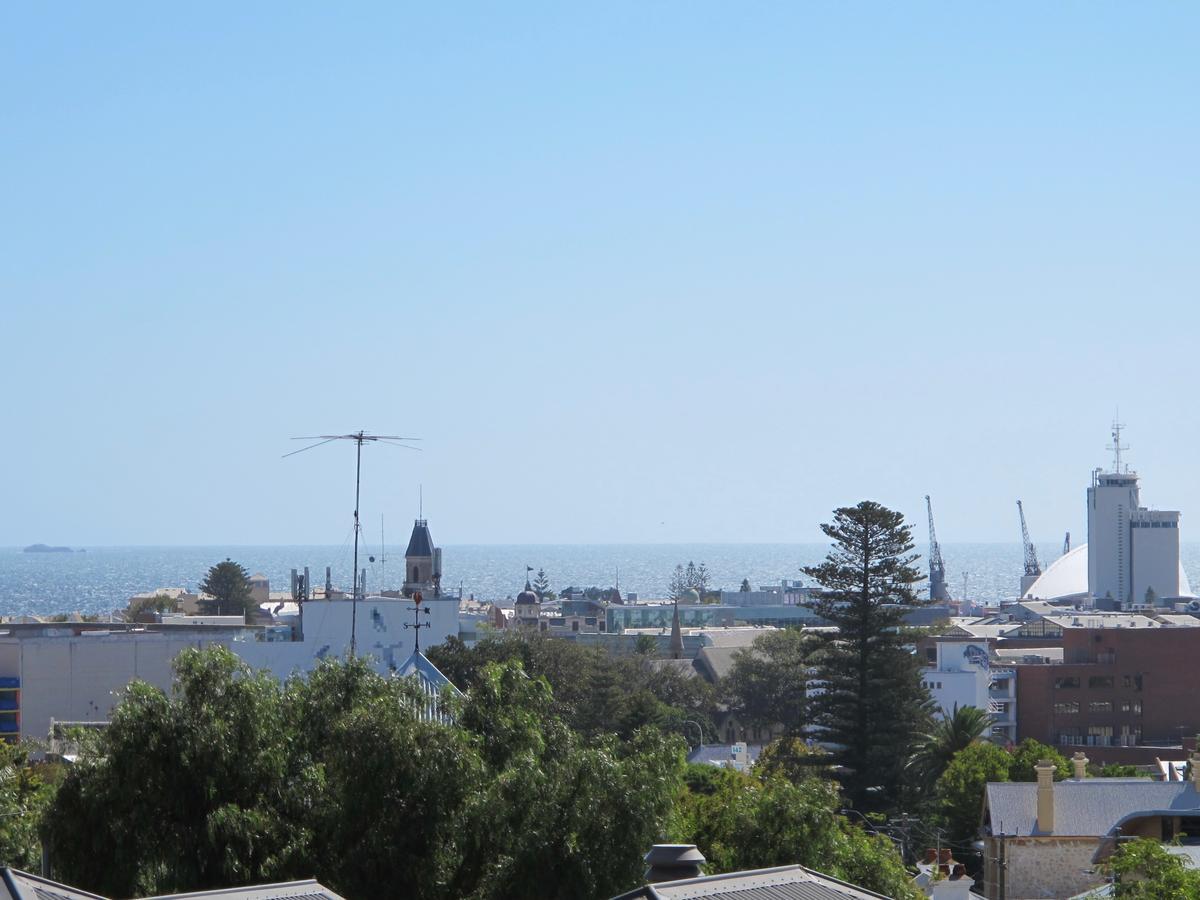 Studio 204 With Harbour, Ocean And Sunset Views From The Balcony فريمانتل المظهر الخارجي الصورة